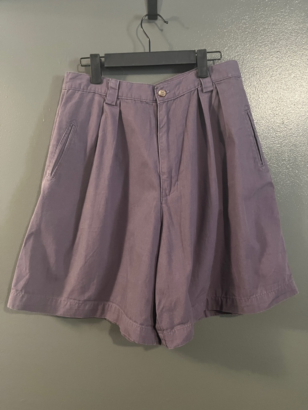 Vintage Calvin Klein High-Waist Lavender Purple Women's Pleated Shorts